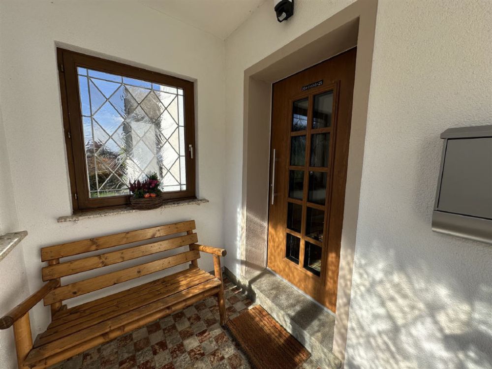 Schönes Einfamilienhaus mit Scheune und großem Grundstück