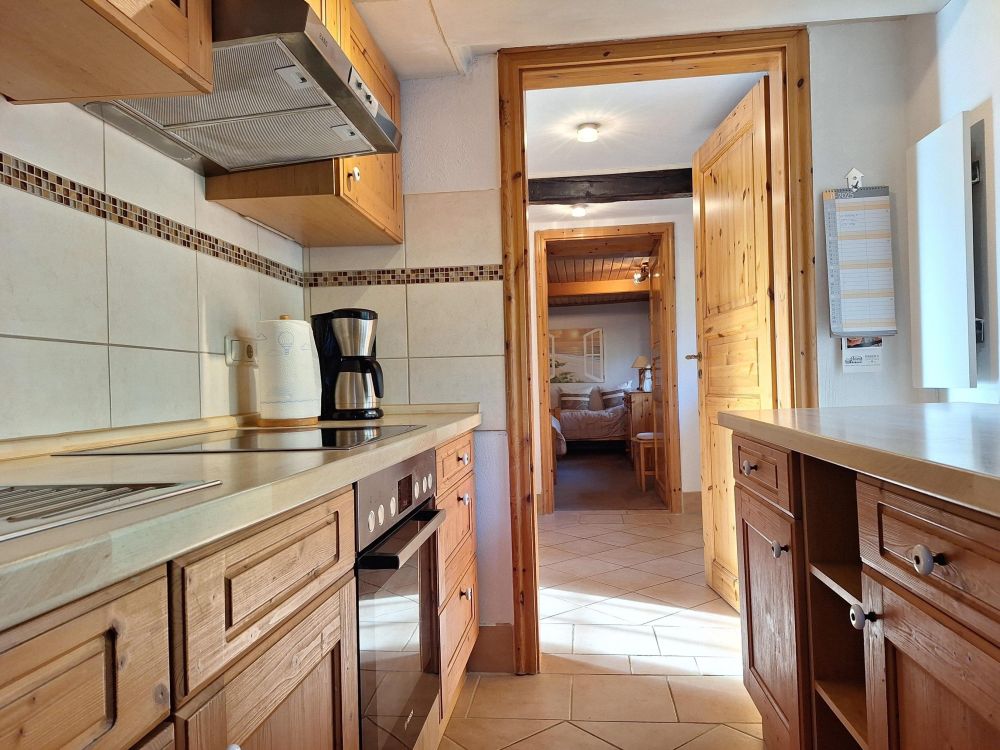 Zauberhafte Reetkate in Sackgassenendlage in den Feldern von Esgrus