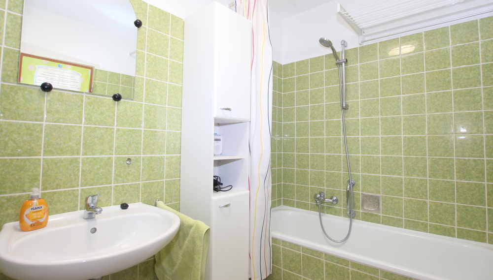 Gepflegte 2-Zimmer-OG-Wohnung mit Balkon, Keller und Stellplatz in attraktiver Lage von Oldenburg