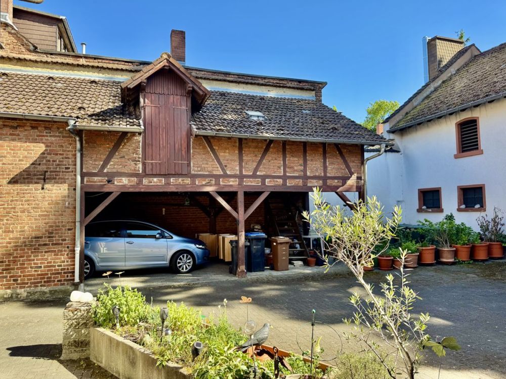 Historisches Juwel mit Scheune und Innenhof – 
eine Rarität im Herzen von Oberursel