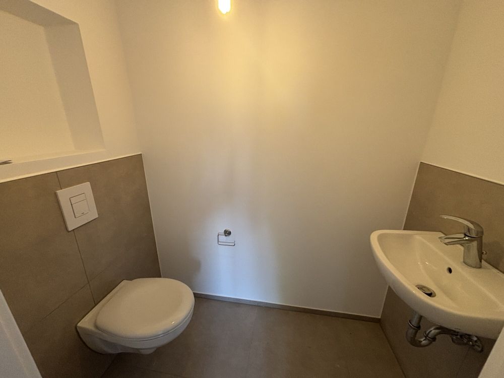 Mit Garten und 2 Stellplätzen!
hochwertige 3-Zimmer Mietwohnung
in zentraler Lage von Rheine! (8)