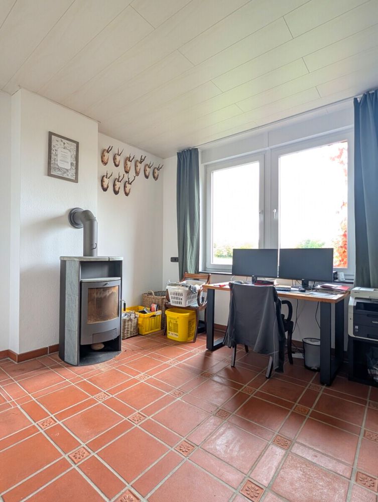 Home-Office mit Kamin