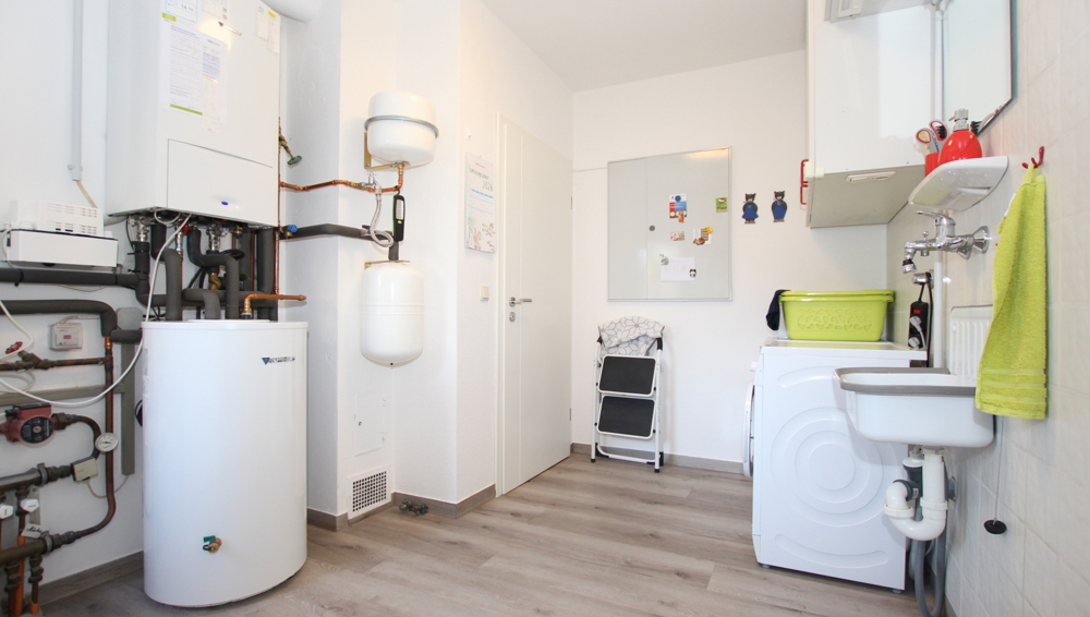 Attraktives EFH mit Wintergarten, Nebengebäude und großzügigem Garten in zentraler Lage von Edewecht