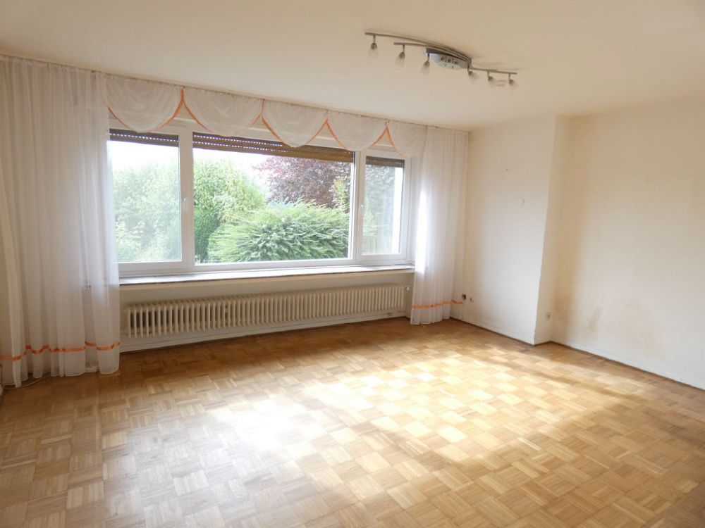 Wohnzimmer mit Parkett