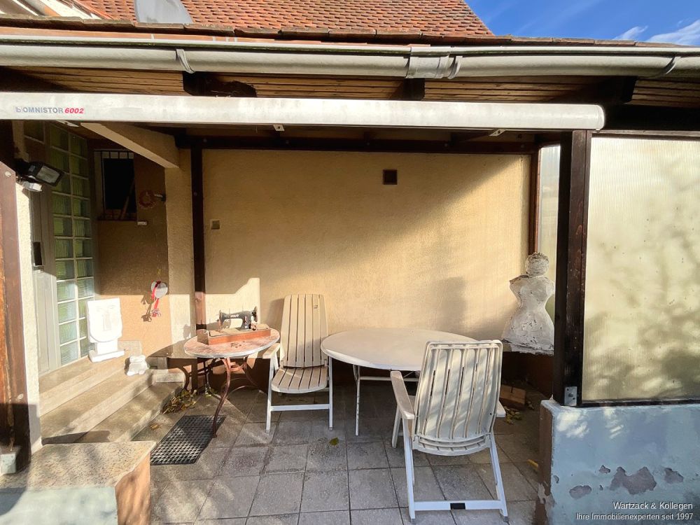 Kleines Einfamilienhaus zur Sanierung oder Abriss
mit wunderschönem Grundstück in Schwabach