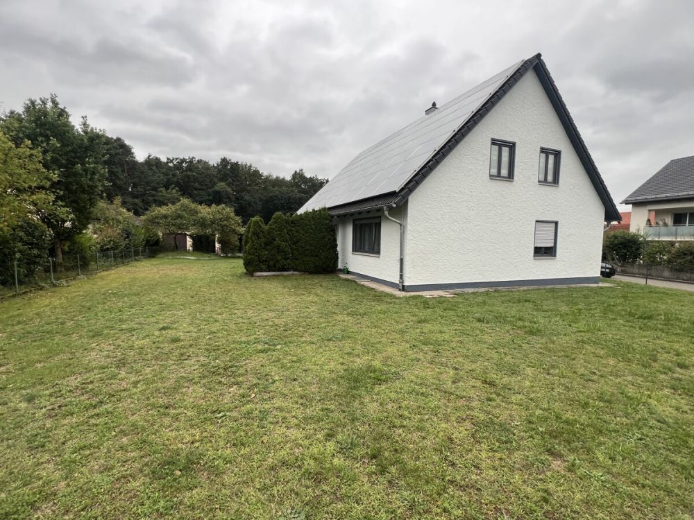 Großzügiges Einfamilienhaus mit großem Garten - gepflegtes Wohnen für die ganze Familie! (8)