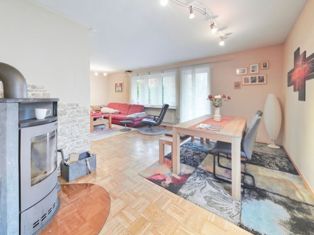 Großzügiges Einfamilienhaus mit großem Garten - gepflegtes Wohnen für die ganze Familie! (8)