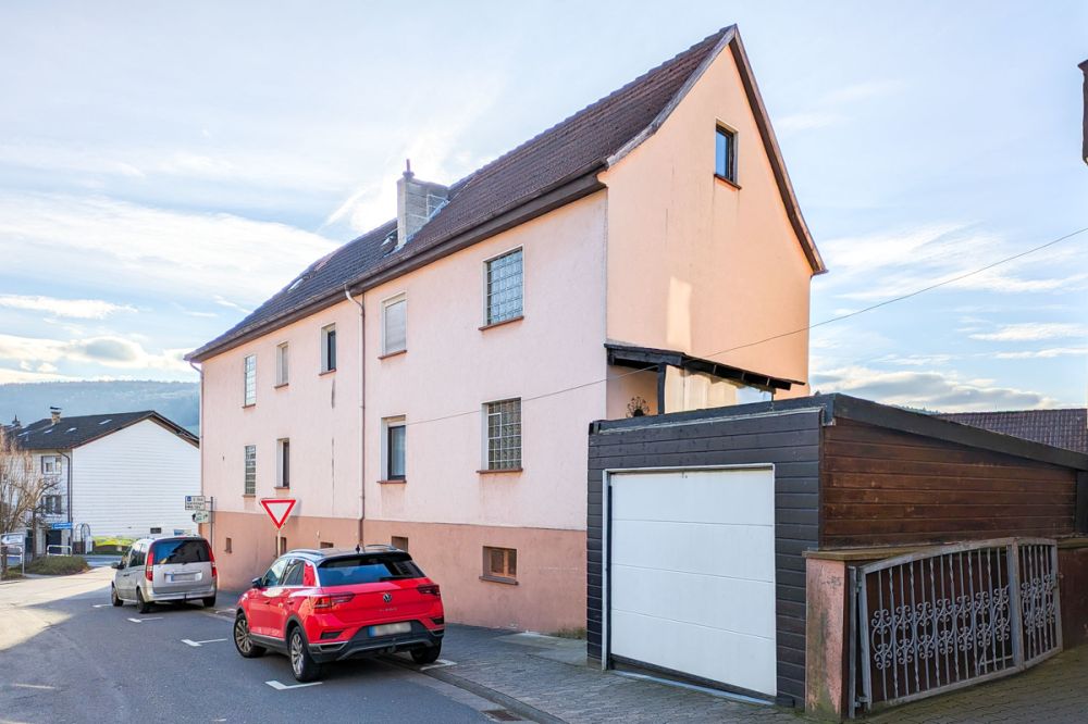 Interessantes Rendite-Objekt in der Kurstadt Bad König - ein Haus und jede Menge Möglichkeiten!
