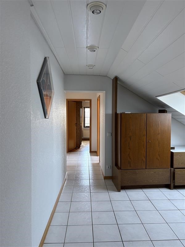 Charmantes Zweifamilienhaus mit Ausbaupotential!