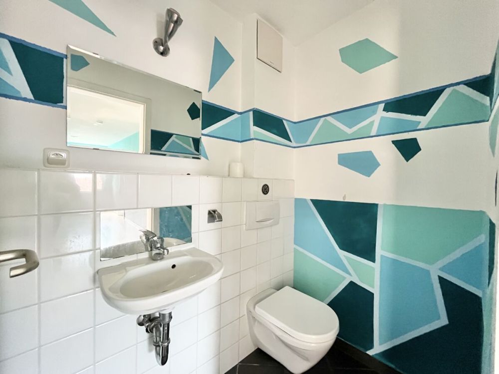 Exklusives Angebot: Großzügige 4-Zi.-Whg. mit PKW-Stellplatz in freundlicher Wohnanlage