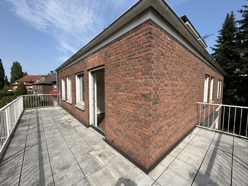 Liebhaber aufgepasst!
*Herrschaftliches Zweifamilienhaus an der Piusallee* (8)