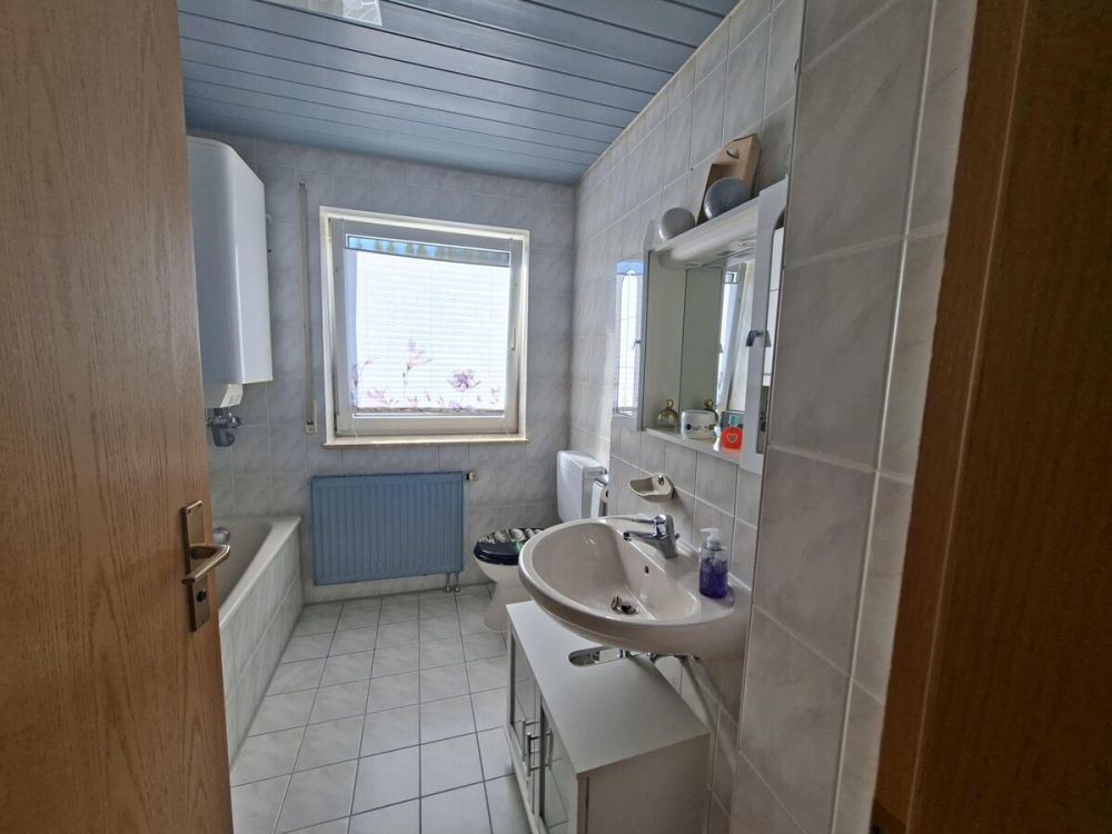 Badezimmer Wohnung EG