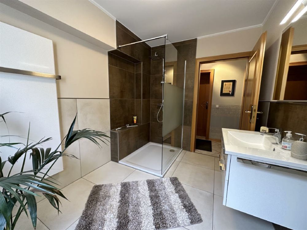 Sehr gepflegtes Einfamilienhaus mit großem Grundstück!