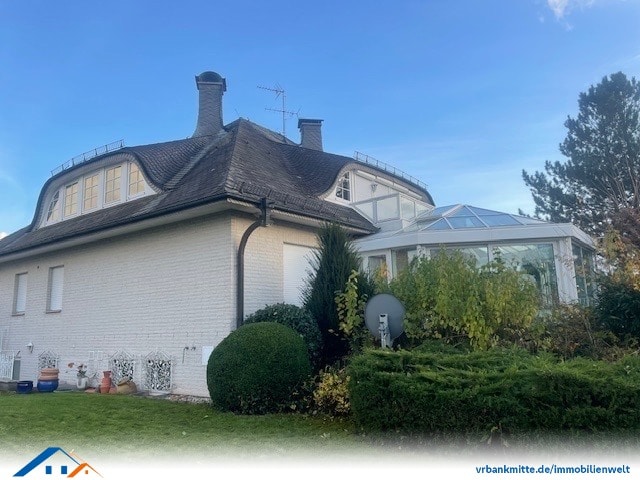 Ansicht mit Wintergarten