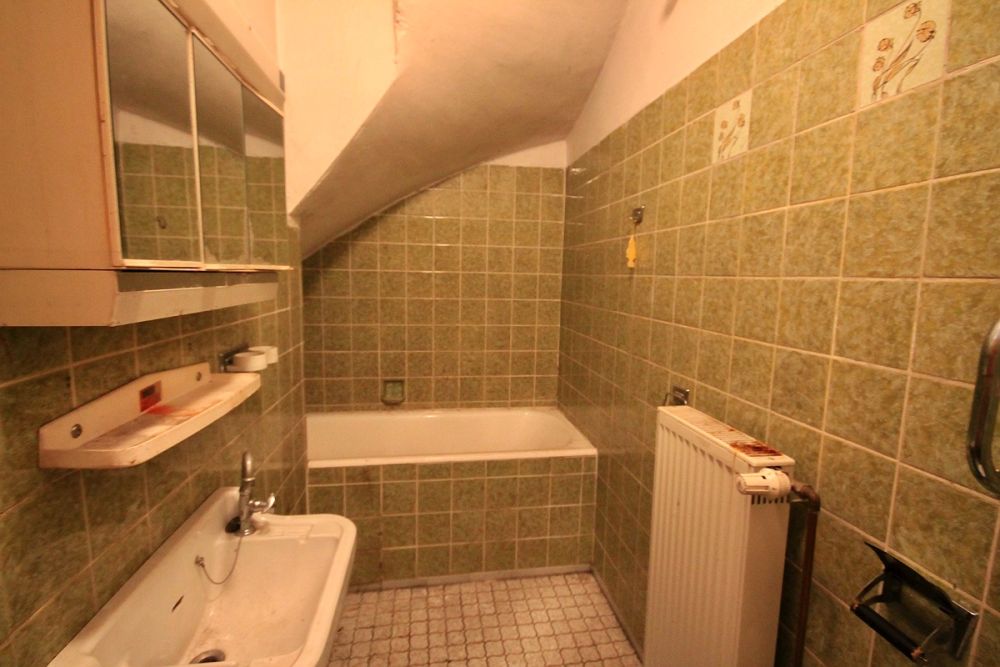 Zwei Häuser – ein Grundstück – viele Möglichkeiten/ Charmantes Anwesen in Weibersbrunn