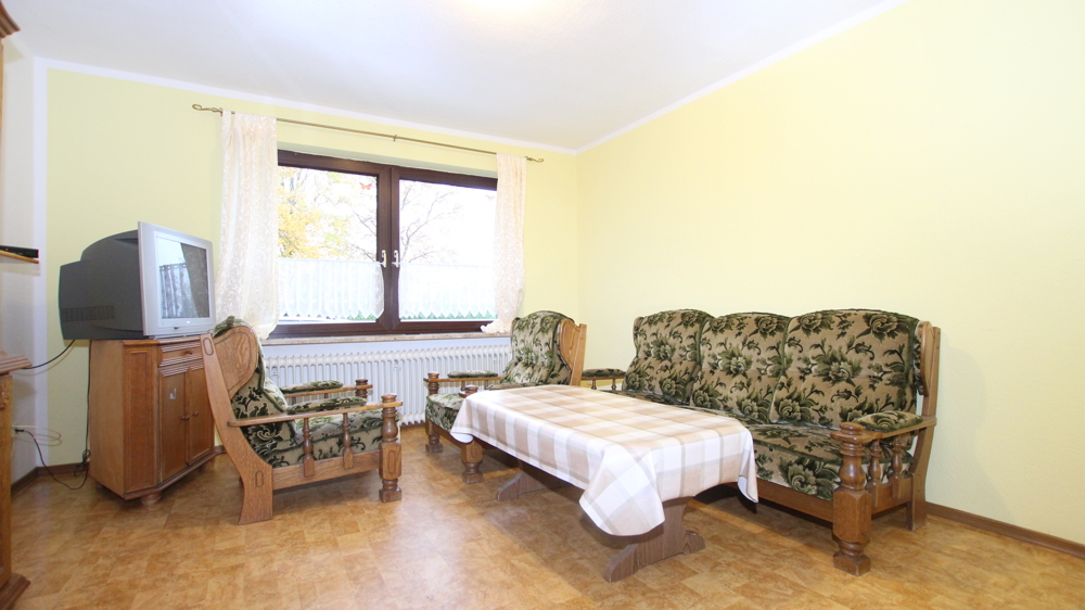 Großzügiges EFH mit Modernisierungsbedarf u. Garage auf großem Grundstück in Alleinlage von Edewecht