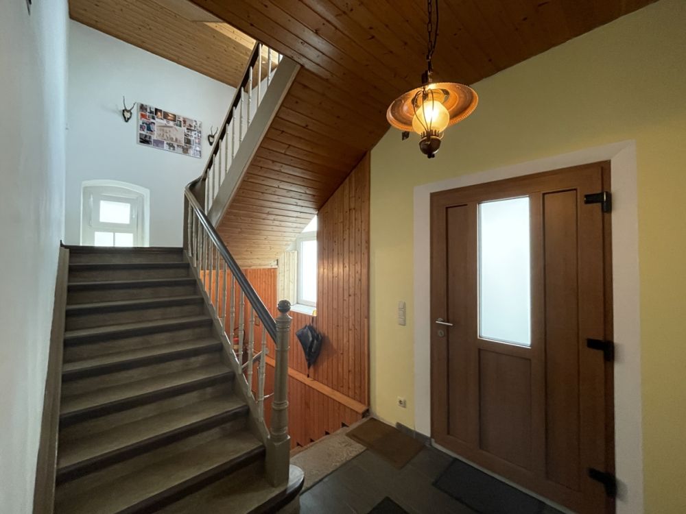 Ein teilvermietetes Zweifamilienhaus in guter Lage in Pleystein!