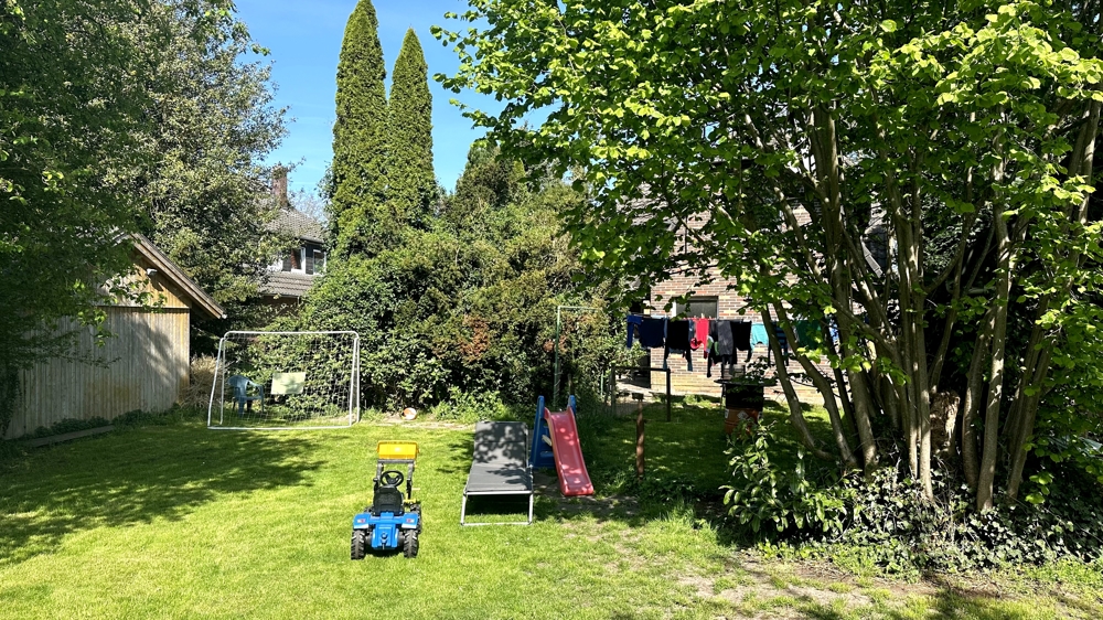Grundstück mit Altbestand zur Neubebauung mit 4 EFH o. 2 Doppelhäusern) in Wehnen /nahe Stadtrand OL