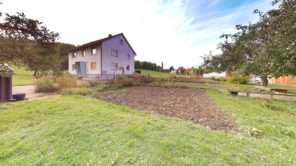 Genügend Platz für die große Familie oder zwei Generationen - Wohnhaus in Gebsattel-Bockenfeld mit weitläufigem Grundstück