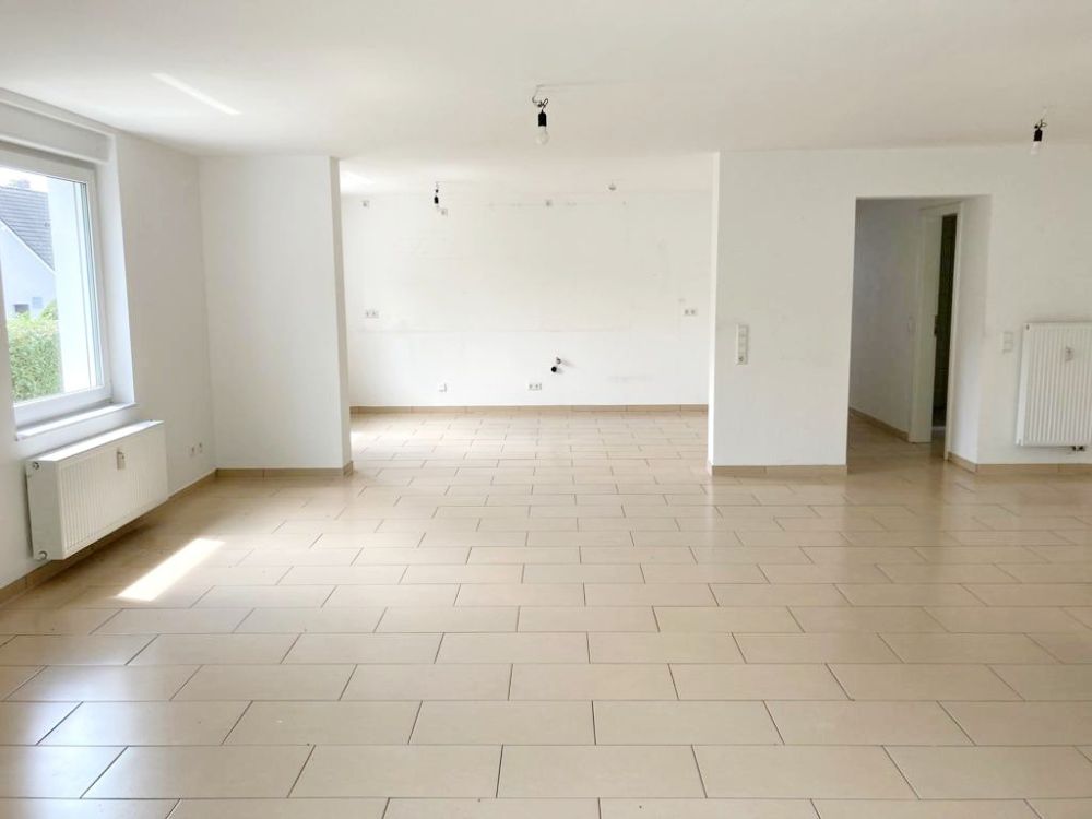 Zwei-/Dreifamilienhaus in Ortsrandlage von Kürten