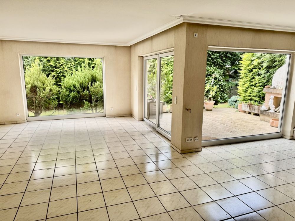 Einfamilienhaus in ruhiger und idyllischer Lage
- Ein Zuhause mit Herz in bester Lage von Rodgau -