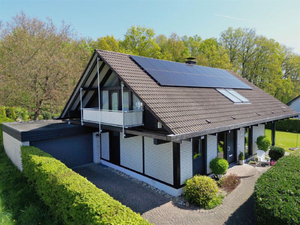 / Architektonisches Highlight in Waldrandlage!