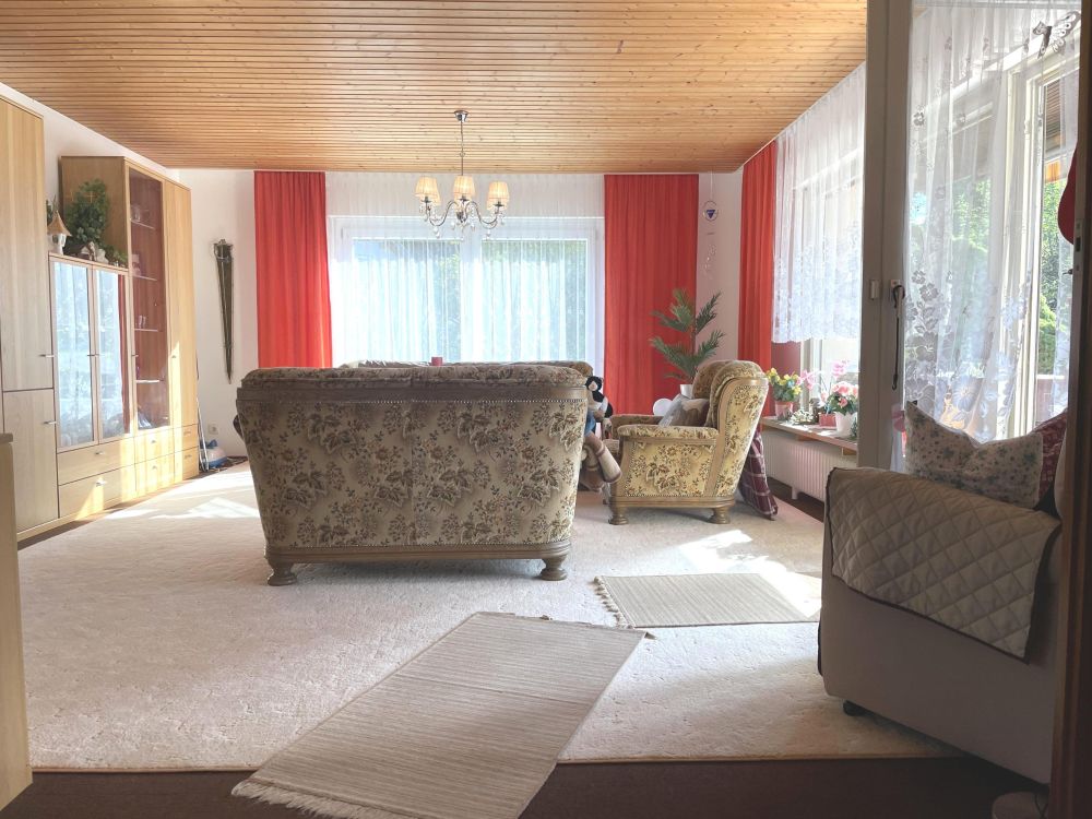 BUNGALOW-FERTIGHAUS AUF ÜBER 1.000 m²