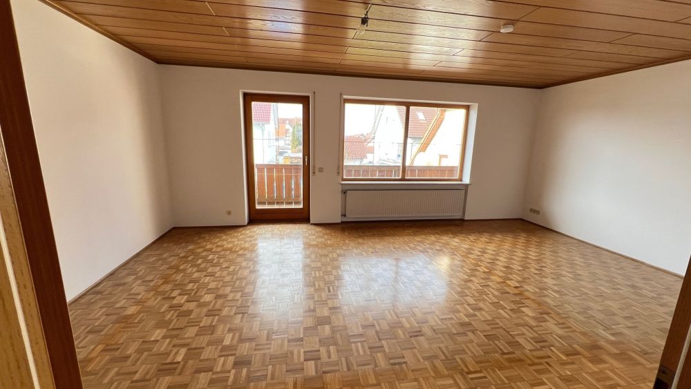 Geräumiges Reihenhaus mit viel Wohnfläche und solider Bausubstanz in Hallbergmoos