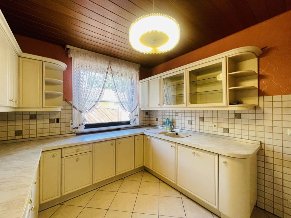 Freistehendes Einfamilienhaus                - Sprendlingen - Gute Lage