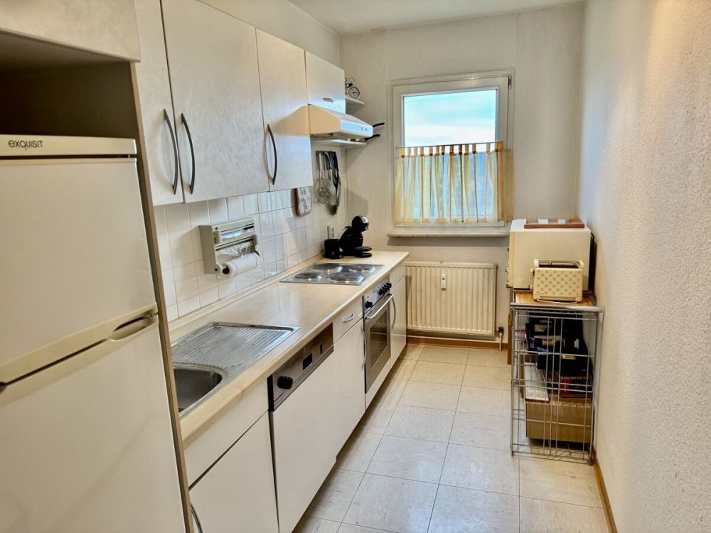 Lichtdurchflutete Eigentumswohnung mit Fernblick
- Tiefgaragenstellplatz+Außenstellplatz & Küche -