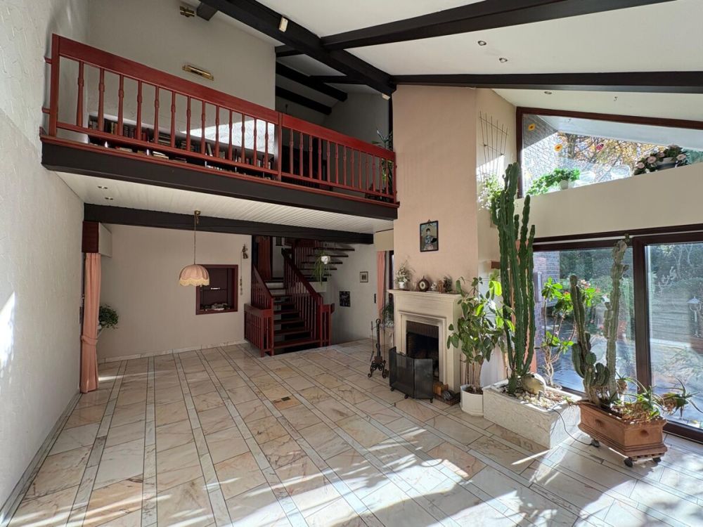 Individuelles Split-Level-Haus mit ansprechender Architektur in Lindlar-Schmitzhöhe