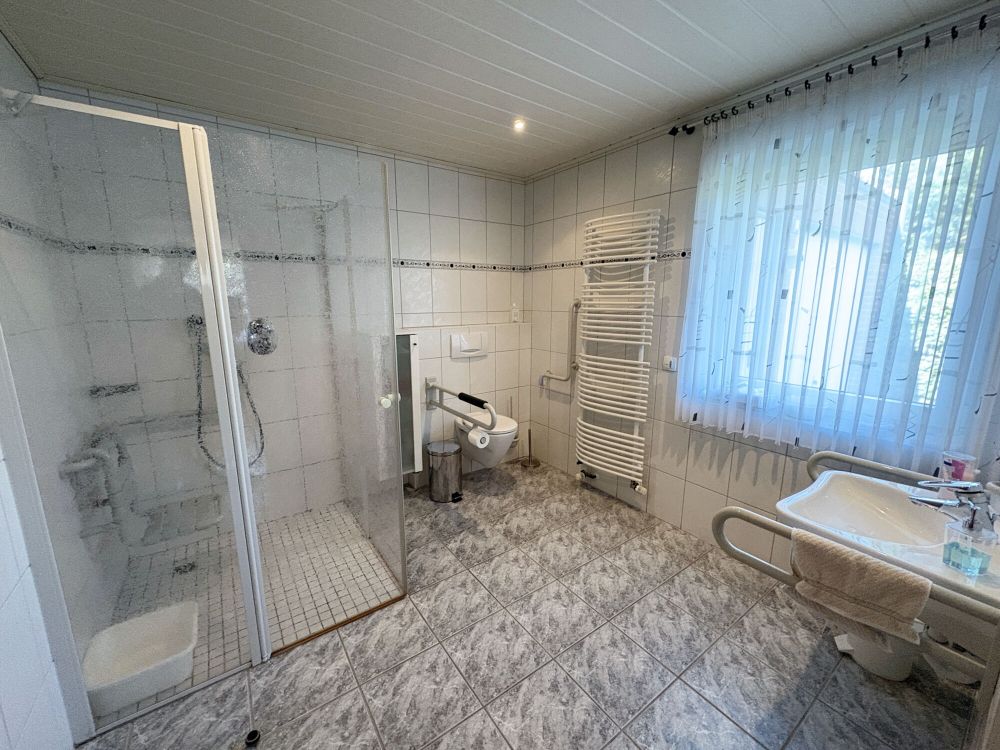 Ruhig gelegen - in zweiter Reihe!
ebenerdiger Bungalow
in zentraler Lage von
Neuenkirchen (8)