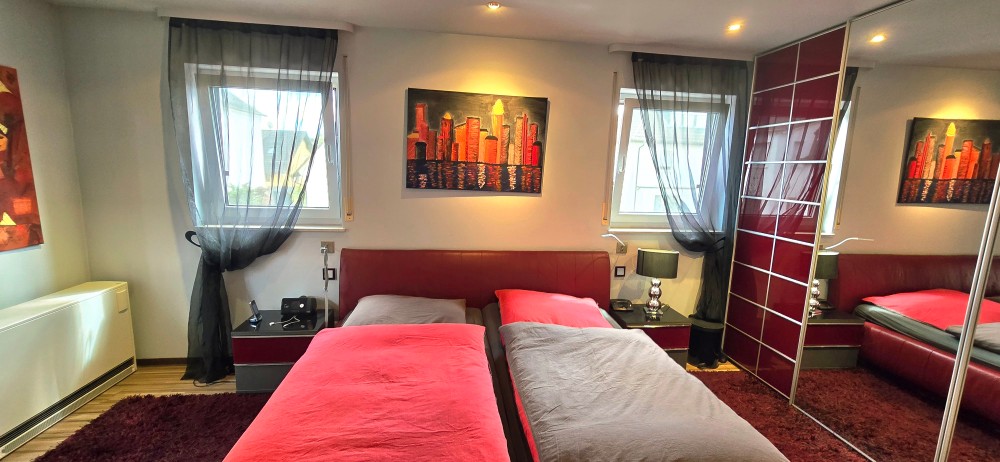 Charmante, möblierte Doppelhaushälfte in guter Lage von Raunheim – renoviert und familienfreundlich