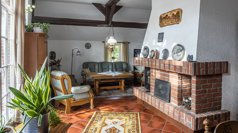 Exklusives und gepflegtes Reetdachanwesen mit Pferdestall in ländlicher Lage von Bad Zwischenahn