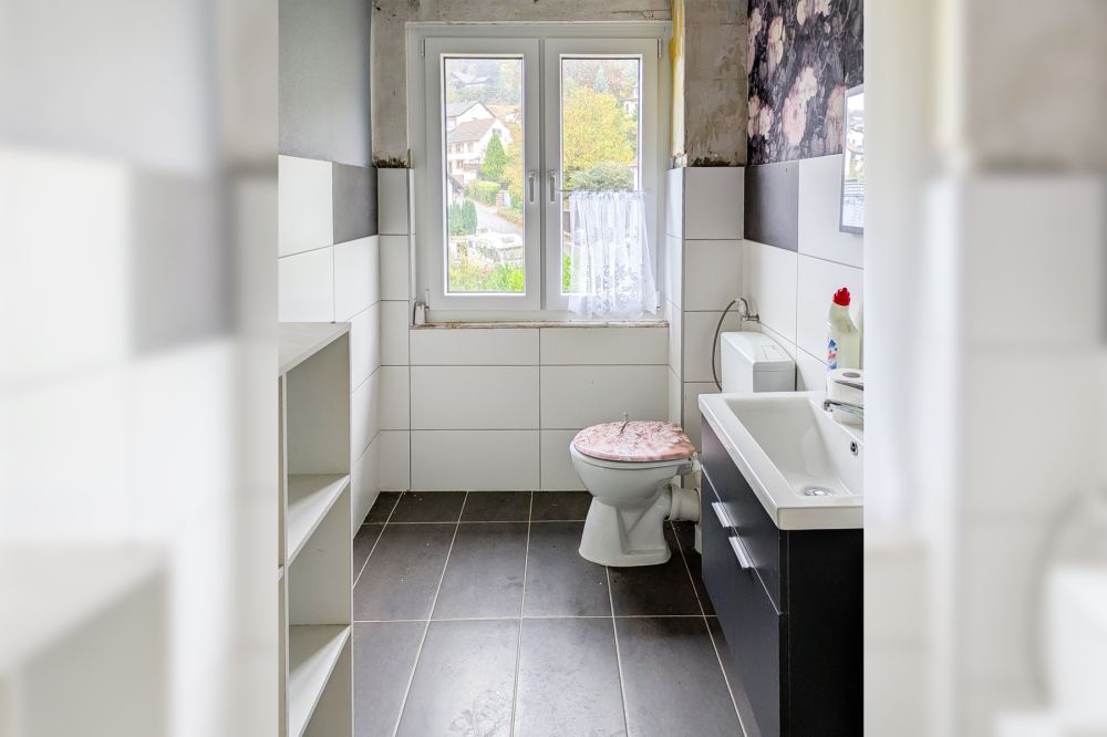 Selbermacher aufgepasst: Haus mit großem, naturnahen Grundstück und vielen Nutzungs-Möglichkeiten!