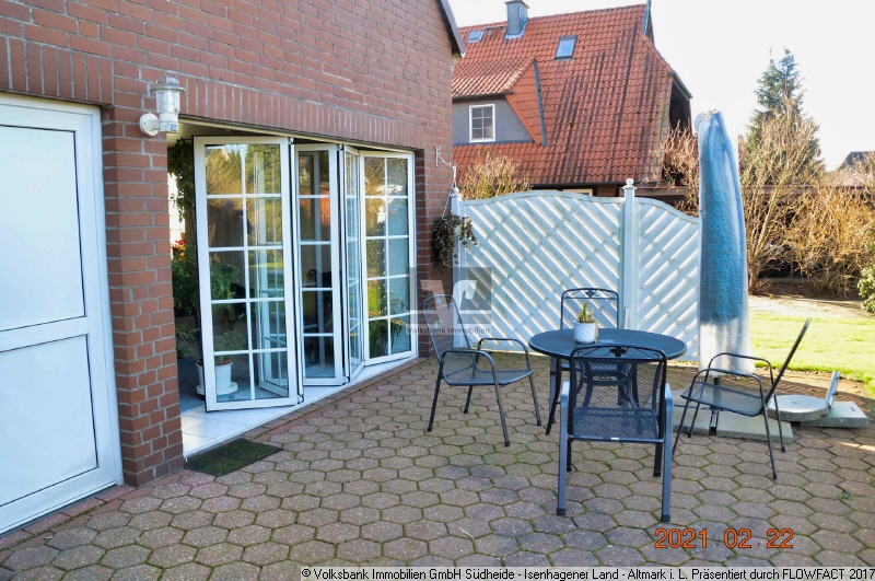 *** GROSSES HAUS - GEPFLEGT - GROSSER GARTEN - GARAGE ***