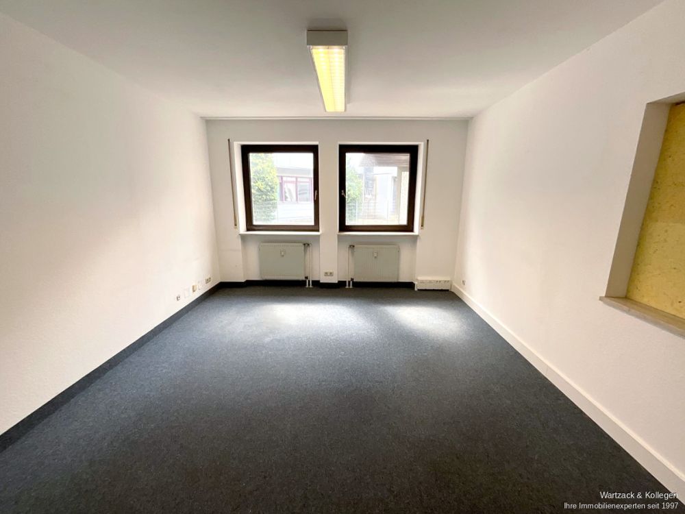 Produktionshalle mit Bürofläche
in Schwabach,
Gewerbegebiet Kiefernschlag