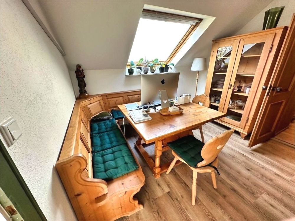 Große Dachgeschosswohnung in Ismaning