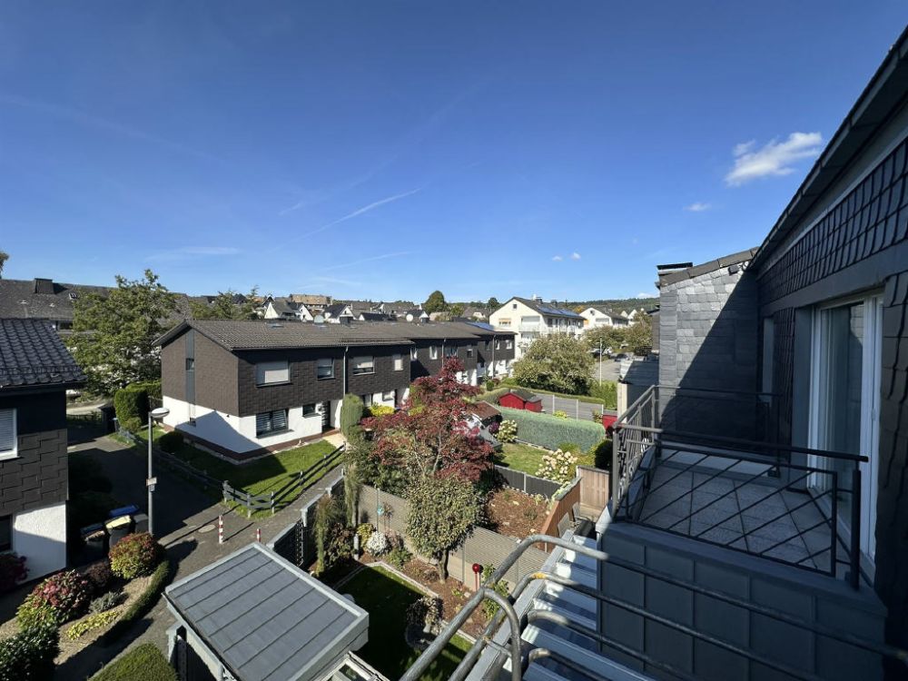 / Großzügige Doppelhaushälfte in Meschede - 
mit Platz für die ganze Familie!