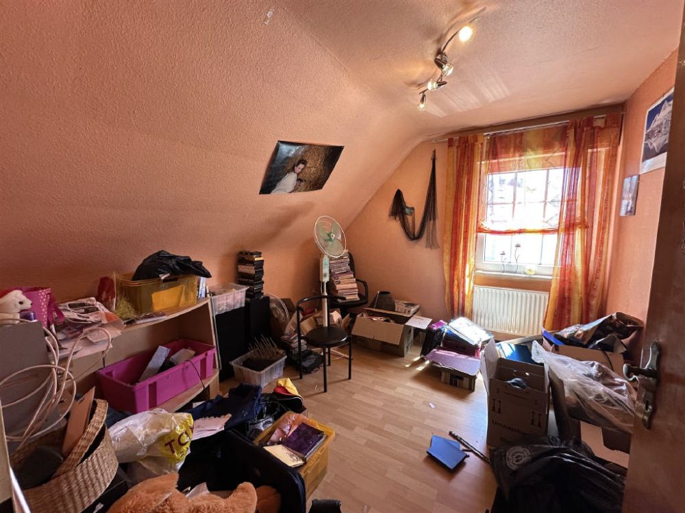 Einfamilienhaus mit schönem Eckgrundstück!