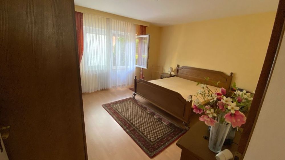 Einfamilienhaus mit Einliegerwohnung in ruhiger Ortslage