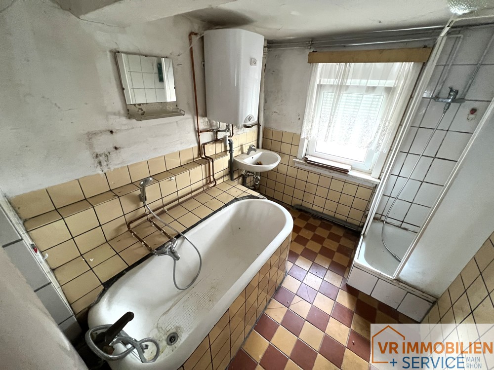 Ländliche Ruhe genießen – Doppelhaushälfte mit viel Platz in 98617 Helmershausen!