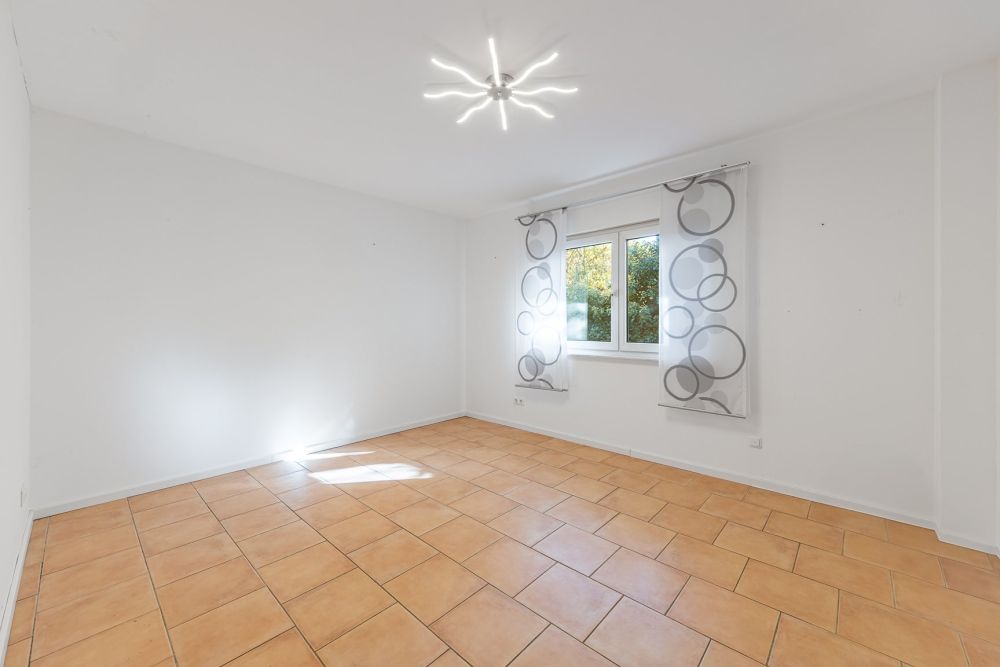 Zweifamilienhaus der Extraklasse - Hier lässt es sich gut leben und arbeiten