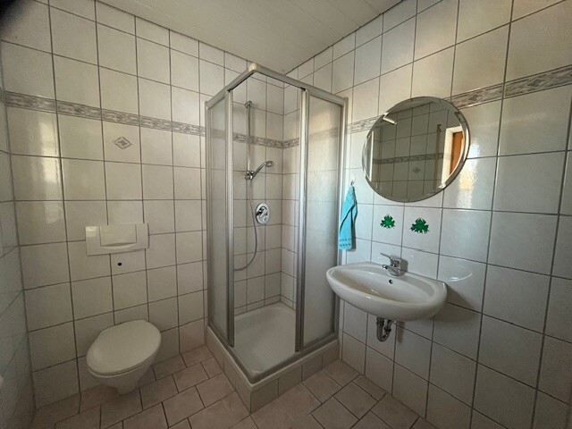 WC mit Dusche EG