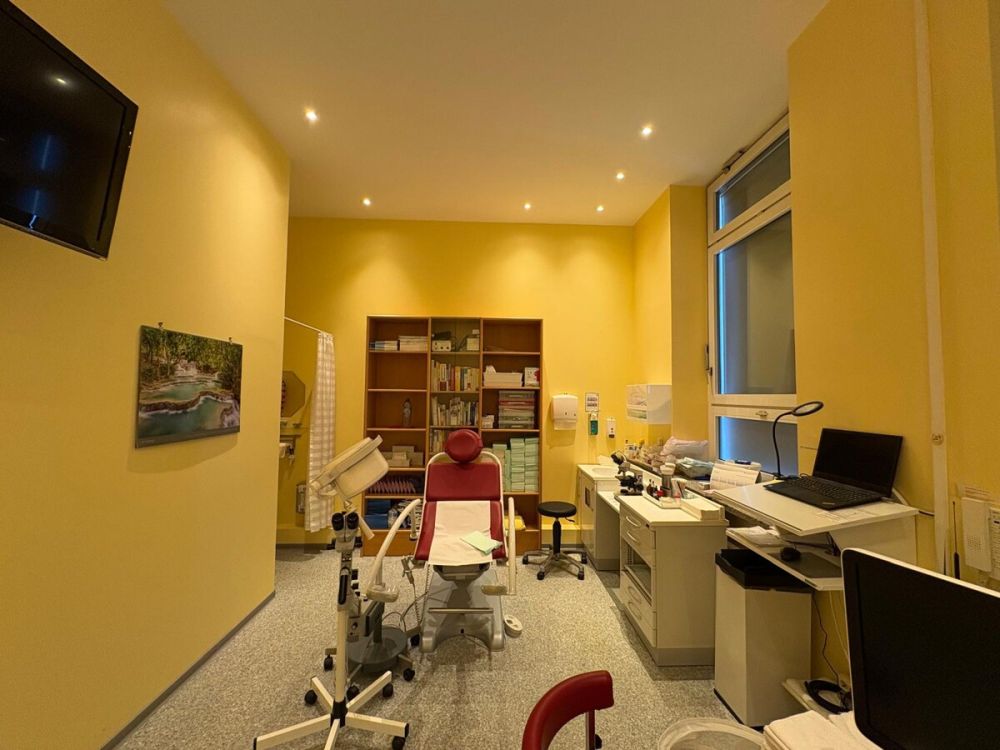 Repräsentative Praxisfläche mit vielseitigen Möglichkeiten in Bergisch Gladbach-Zentrum