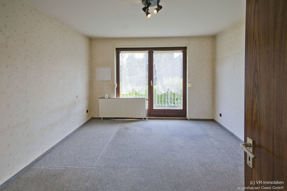 Großes Einfamilienhaus mit Vollkeller und Doppelgarage in Kirchhatten