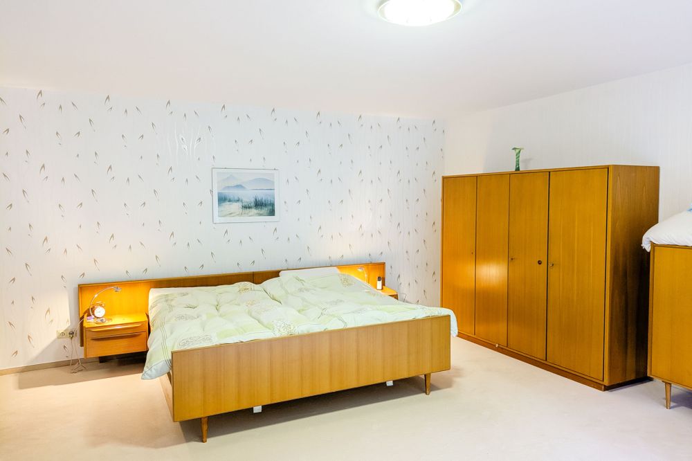 Interessantes Haus, großes Grundstück, separater Bauplatz im ruhigen von Natur umgebenen Sensbachtal