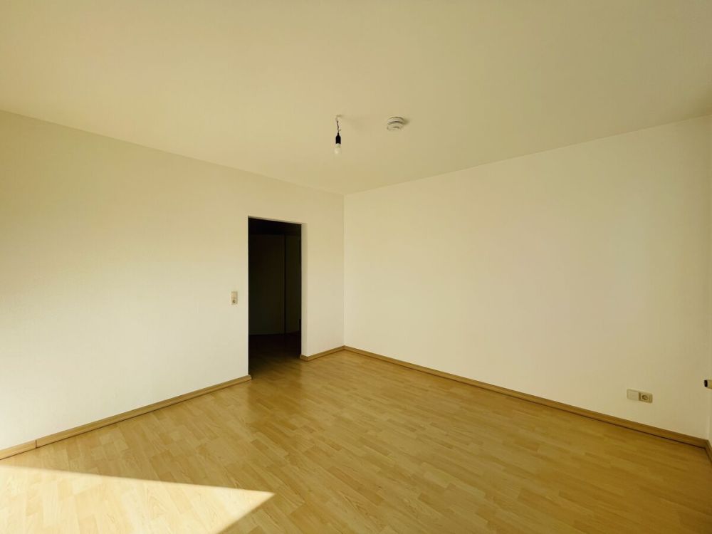 Schöne zwei Zimmer  Eigentumswohnung in Mörfelden-Walldorf - 1. Obergeschoss