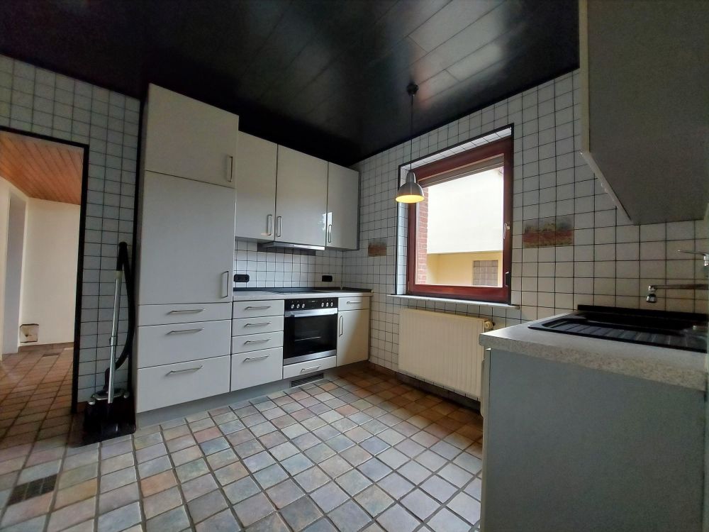 Ein Zuhause mit Potenzial – gemütliche Doppelhaushälfte mit Wintergarten, Carport und Gewächshaus