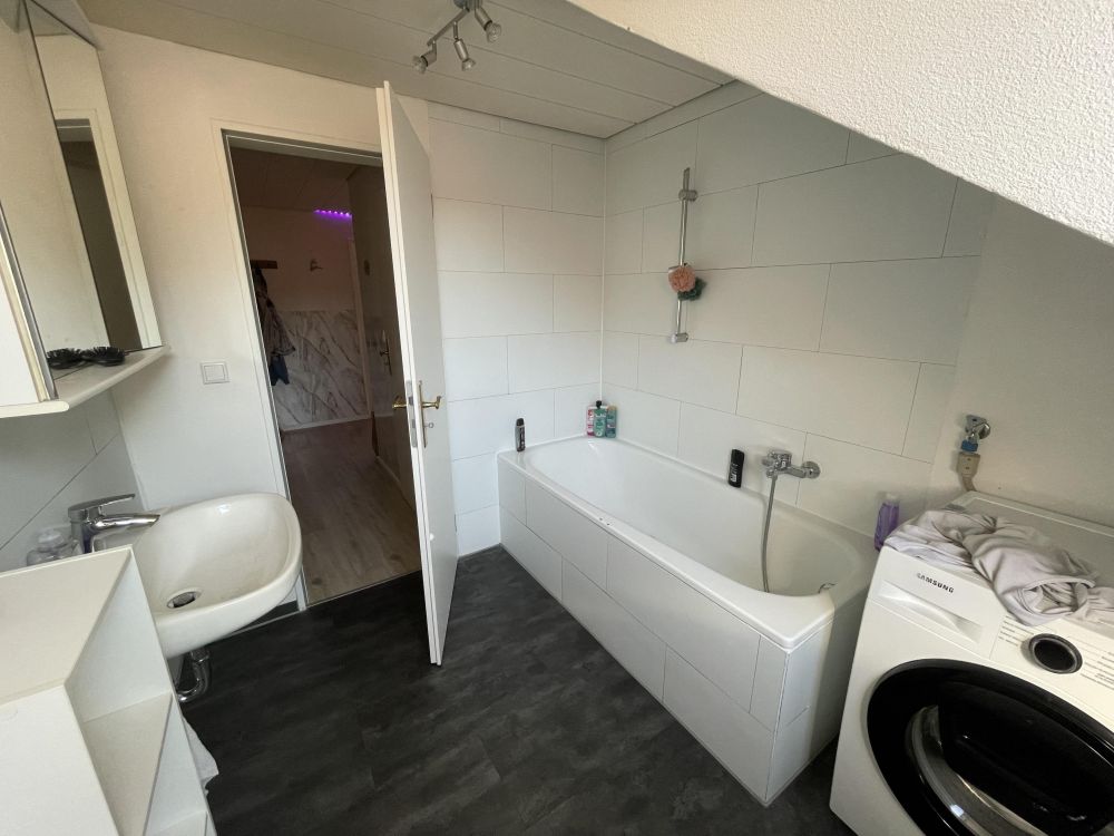 5-FAMILIEN-HAUS - VOLL VERMIETET